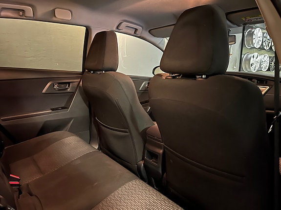 Toyota Auris 24 of 28