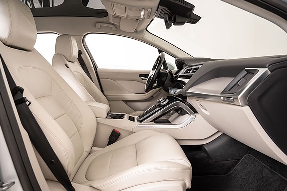 Jaguar I-PACE 22 of 29