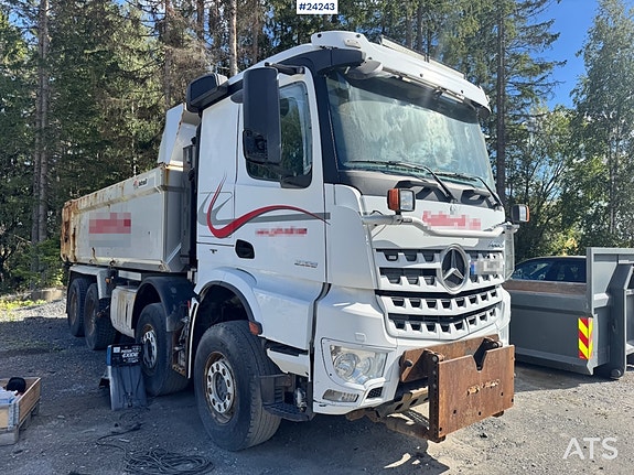 Mercedes-Benz Arocs 3258 8x4 Brøyterigget Tippbil. SE VIDEO 8 of 30