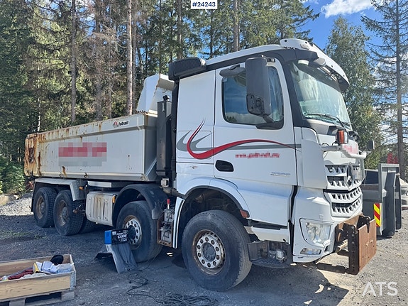 Mercedes-Benz Arocs 3258 8x4 Brøyterigget Tippbil. SE VIDEO 7 of 30