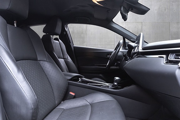 Toyota C-HR 24 of 25