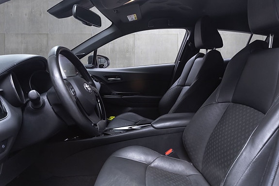 Toyota C-HR 19 of 25