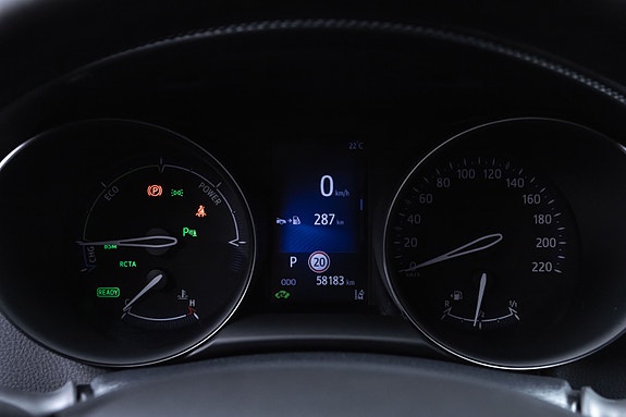 Toyota C-HR 13 of 25