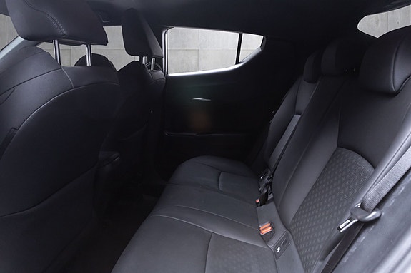 Toyota C-HR 20 of 25