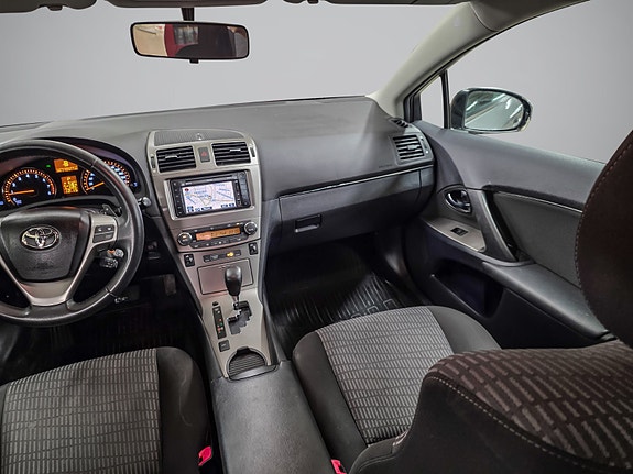 Toyota Avensis 23 of 30