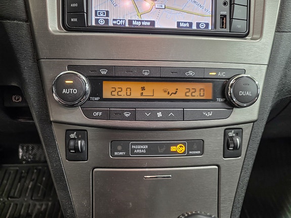 Toyota Avensis 20 of 30