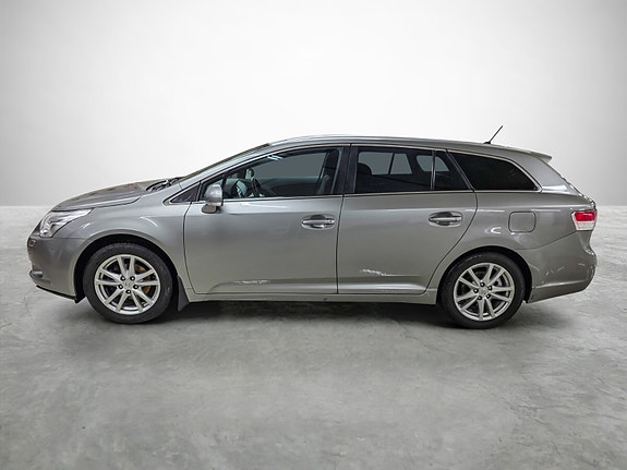 Toyota Avensis 2 of 30