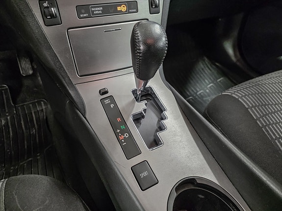 Toyota Avensis 21 of 30