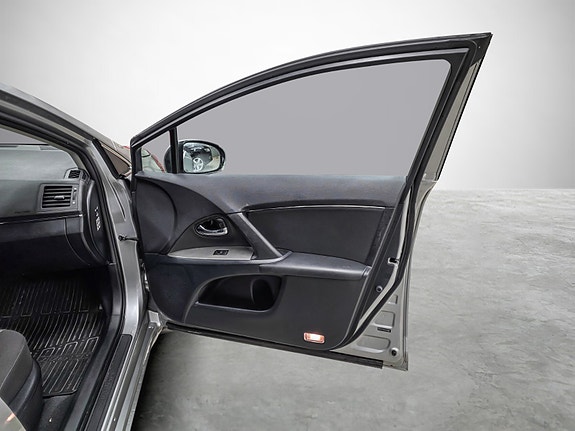 Toyota Avensis 25 of 30