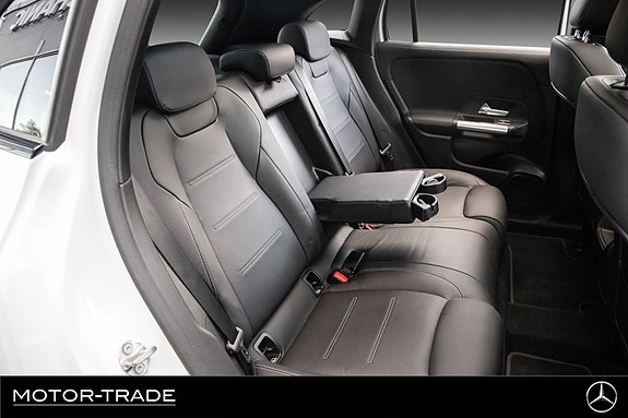 Mercedes-Benz EQA300 26 of 29