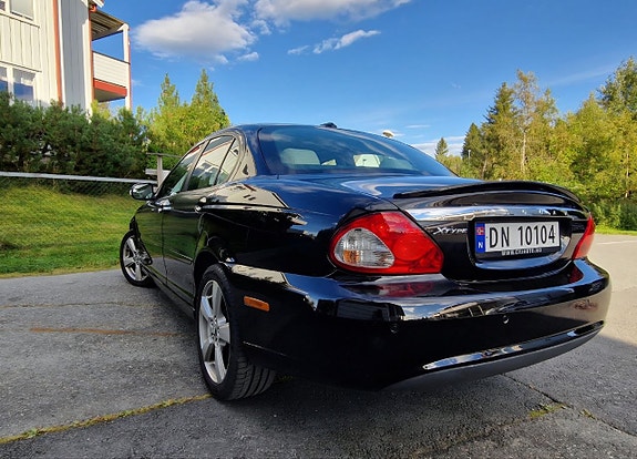 Jaguar X-TYPE 9 of 26