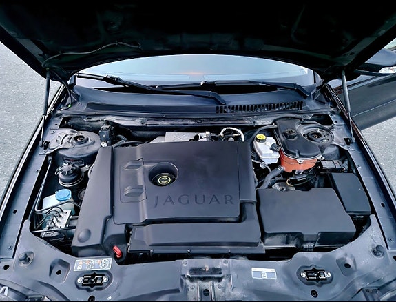 Jaguar X-TYPE 25 of 26