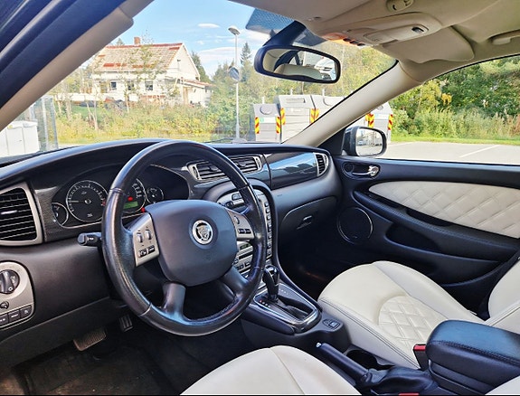 Jaguar X-TYPE 21 of 26