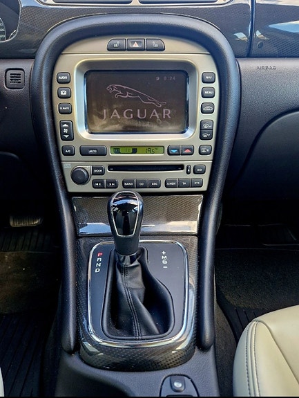 Jaguar X-TYPE 14 of 26