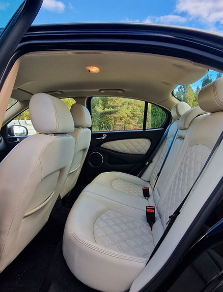 Jaguar X-TYPE 13 of 26
