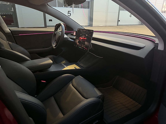 Tesla Model 3 12 of 14