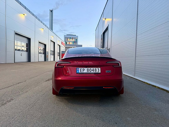 Tesla Model 3 9 of 14