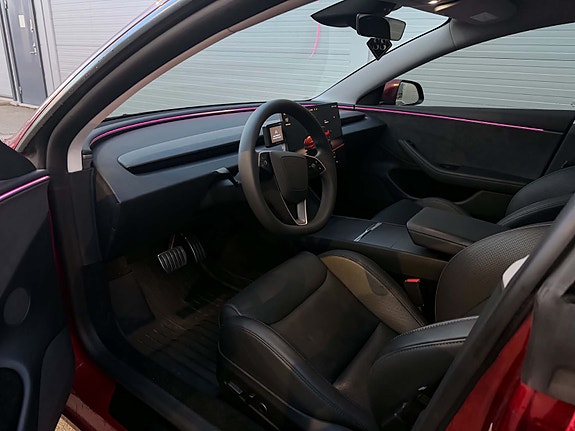 Tesla Model 3 11 of 14