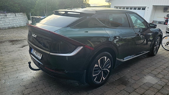 Kia EV6 4 of 17