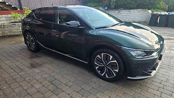Kia EV6 3 of 17