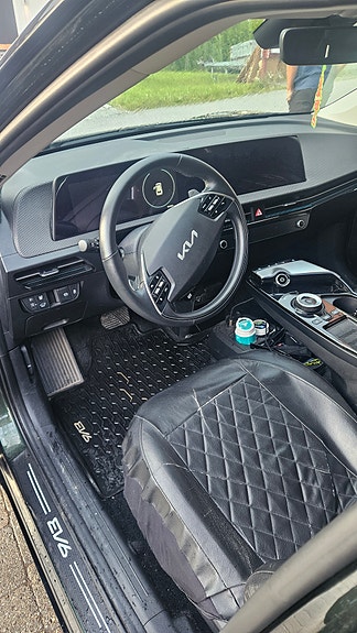 Kia EV6 7 of 17