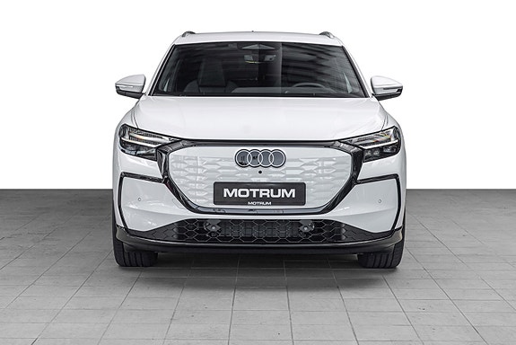 Audi Q4 e-tron 4 of 30