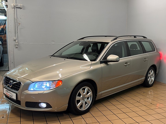 Volvo V70 6 of 29