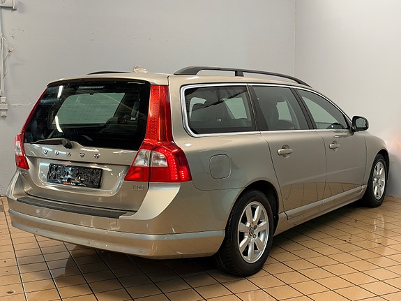 Volvo V70 9 of 29
