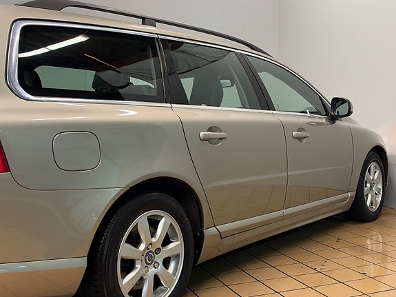 Volvo V70 13 of 29