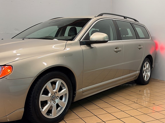 Volvo V70 8 of 29