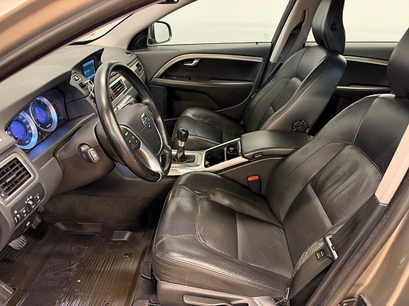 Volvo V70 17 of 29