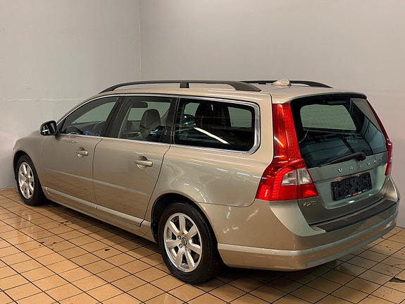 Volvo V70 14 of 29
