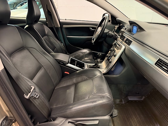 Volvo V70 19 of 29
