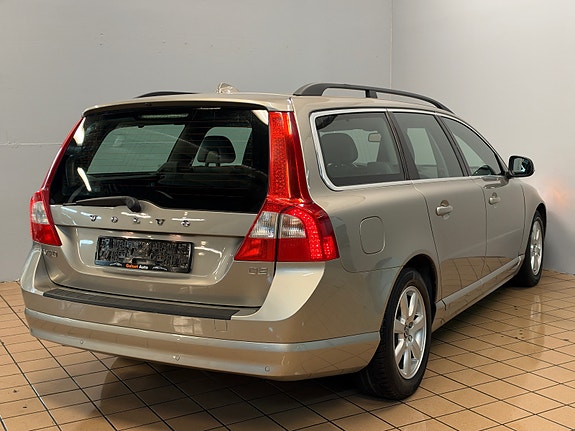 Volvo V70 10 of 29