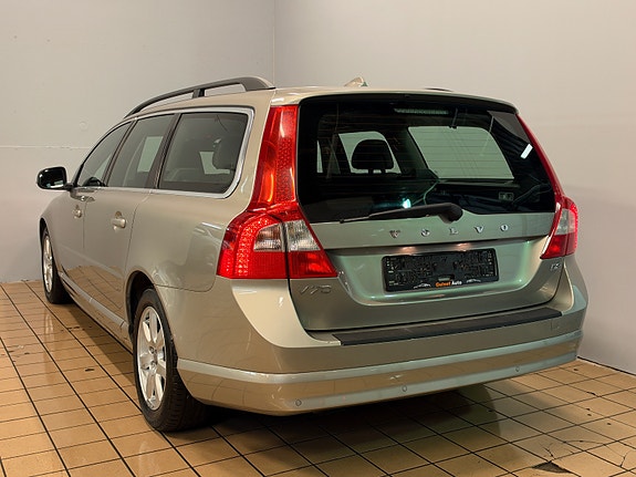Volvo V70 16 of 29
