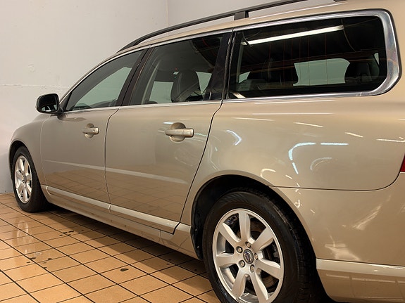 Volvo V70 12 of 29