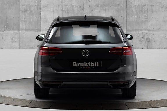 Volkswagen Passat 7 of 30
