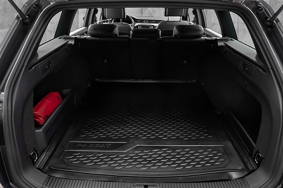 Volkswagen Passat 30 of 30