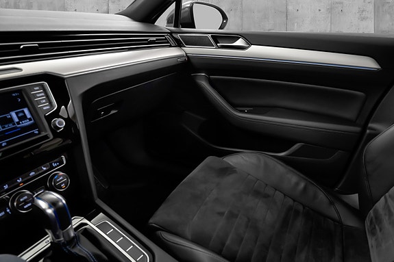 Volkswagen Passat 14 of 30