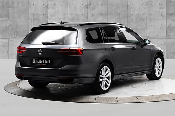 Volkswagen Passat 5 of 30