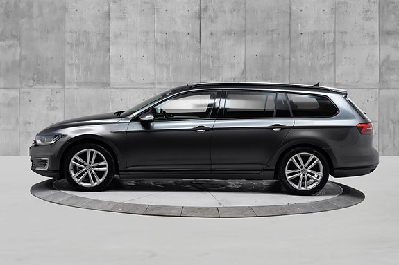 Volkswagen Passat 9 of 30