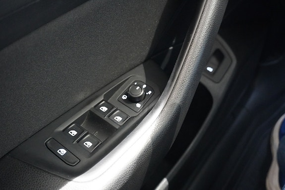 Volkswagen Passat 25 of 26