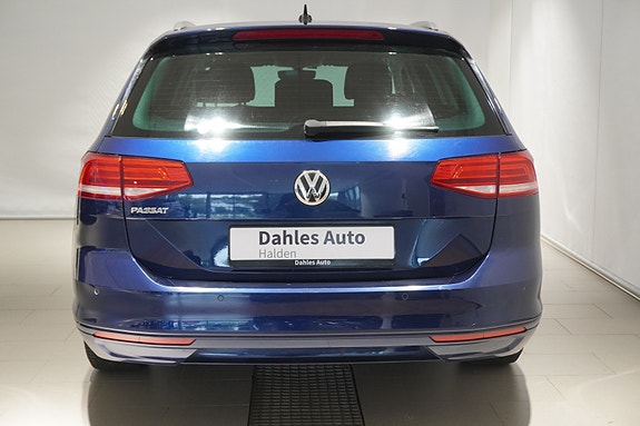 Volkswagen Passat 5 of 26