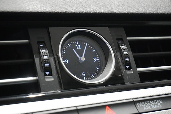 Volkswagen Passat 18 of 26