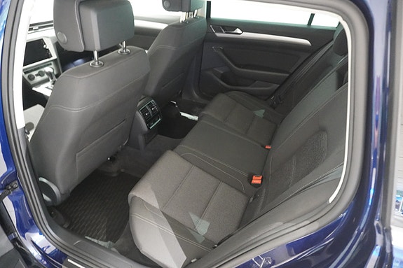 Volkswagen Passat 8 of 26