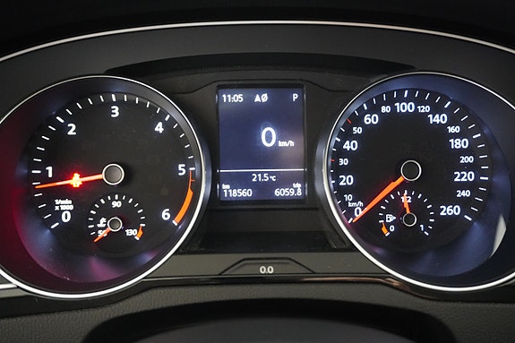 Volkswagen Passat 23 of 26