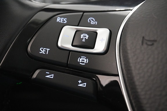 Volkswagen Passat 20 of 26