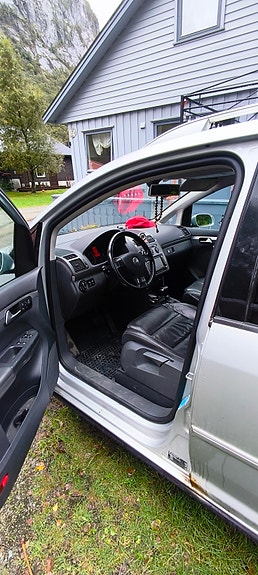 Volkswagen Touran 10 of 18