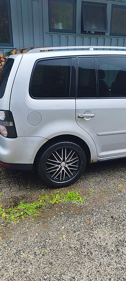 Volkswagen Touran 12 of 18