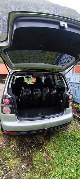 Volkswagen Touran 5 of 18